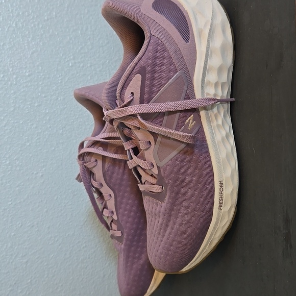 New Balance Fresh Foam Arishi V4 Running Shoe Size 7 - Picture 5 of 10